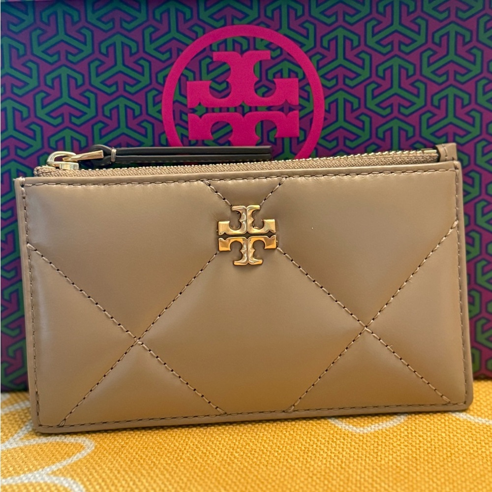 Tory Burch - KIRA DIAMOND QUILT ZIP CARD CASE